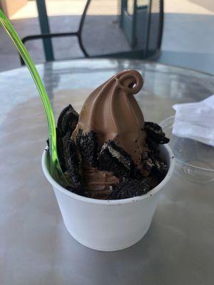 Carbolite chocolate custard topped with Oreos