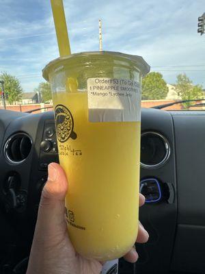 Mango pineapple smoothie