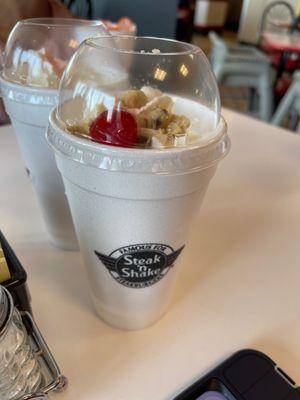 Peanut butter and chococolate chip shake