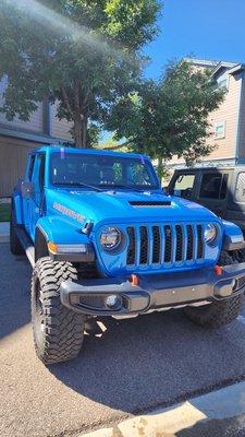 2022 Jeep Gladiator Windshield Replacement with ADAS Recalibration