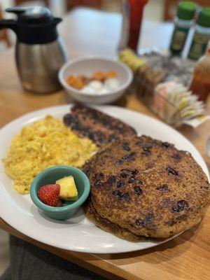 Seasonal ginger & cranberry pancakes w/ chicken sausage and eggs! Deelish!