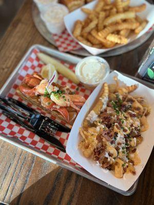 Connecticut Lobster Roll and Steami Fries