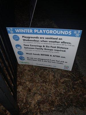 I love that they encourage winter playtime even during the pandemic. One of the reasons why this is wine if my favorite parks.