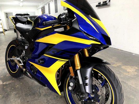 Custom wrap Yamaha R6 motorcycle