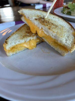 Cheddar l grilled cheese