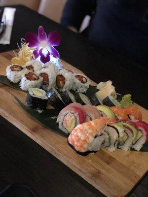 Rainbow sushi avocado sushi & spicy tuna sushi