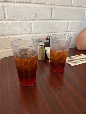 2 large ice teas!!! Nice size!!!