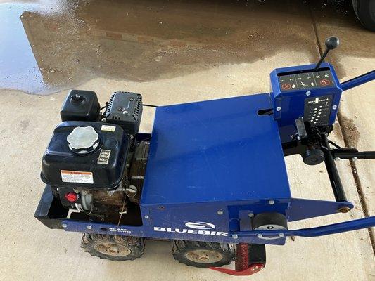 Blue bird SC550 18" 4WD Sod cutter for sale. Brand new blade installed, less than 24hr total usage.
 Scott Stearns (432) 994-4983