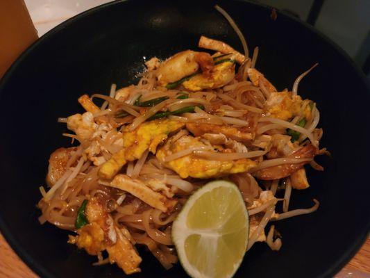 Shrimp pad thai