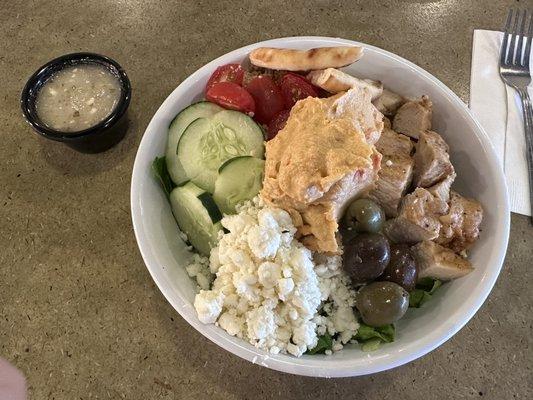 Mediterranean bowl with chicken