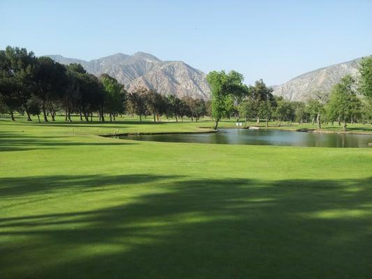 Beautiful mountain views on this great golf course.