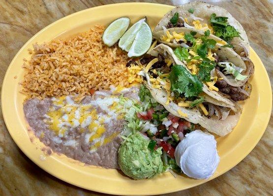 Another plate of delicious carne tacos, every bite fresh, hot, and delicious!