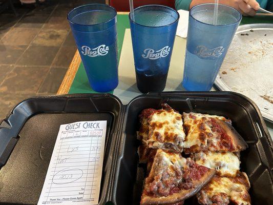 Leftover Pizza & drinks (25% discount on Tues)