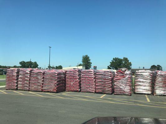 Mulch: garden Dept