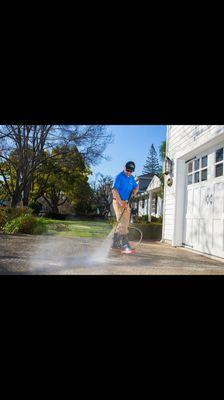 HomeSmiles will pressure wash your driveway to keep that fresh look and prevent slips and falls.