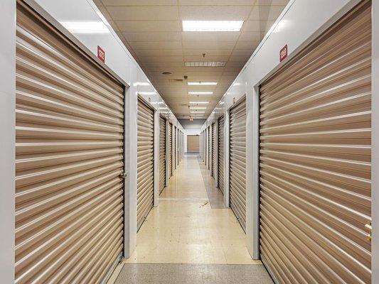 Interior Units - Extra Space Storage at 6120 Hickory Ridge Mall, Memphis, TN 38115