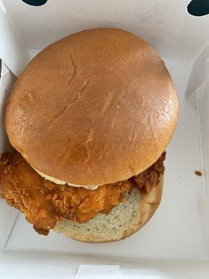 "Spicy chicken sandwich" missing sauce and pickles