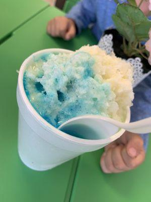 Snow cone with lechera!!! The best omg