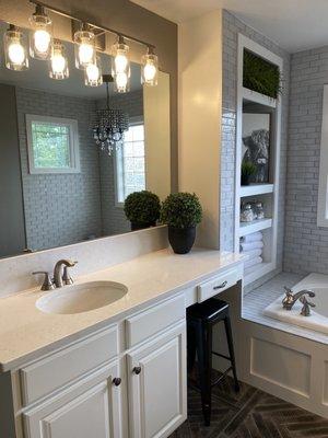 Quartz - Lyra   Master bath remodel