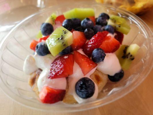 Fruit croffle