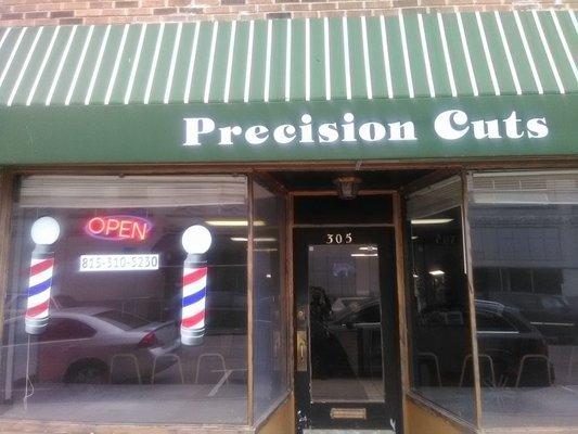 Multi-cultural Barbershop for today's professionals and men of leisure