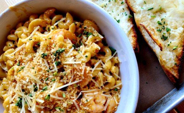 Cajun Shrimp Mac & Cheese