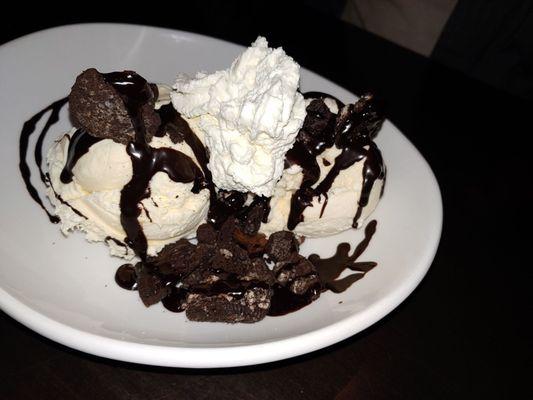 Oreo brownie sundae