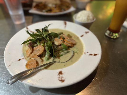 Entree - Green Curry with Grilled Salmon and Avocado