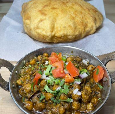 Amritsari Chole Kulche