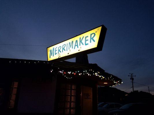 drink here with the locals while playing pool! watch some football and they have a cool collection of books if you are the worm type!