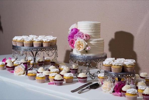 Beautiful cake flowers   Cake Best Little Cake House flowers Buds Etc