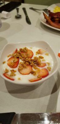 Granola Vanilla Yogurt