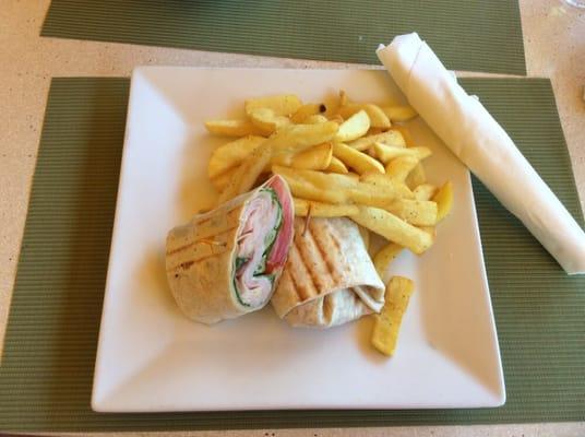 Turkey Wrap w/Fries