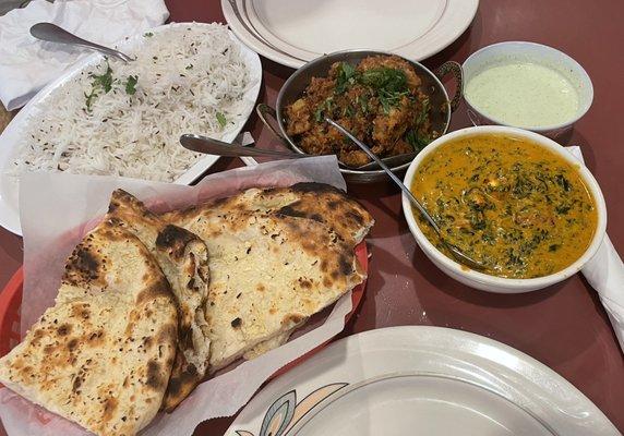 Garlic Naan, Palak Paneer, chicken Karahi