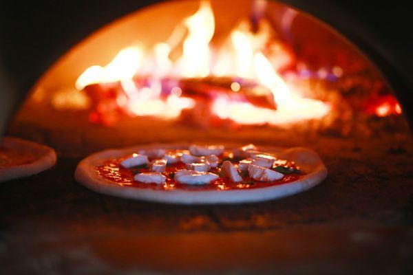 Margherita Cooking at around 800 Degrees