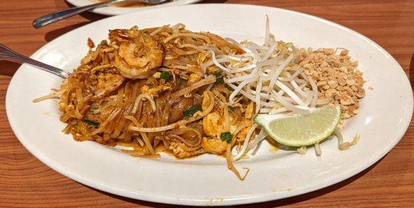 Shrimp and Chicken Pad Thai