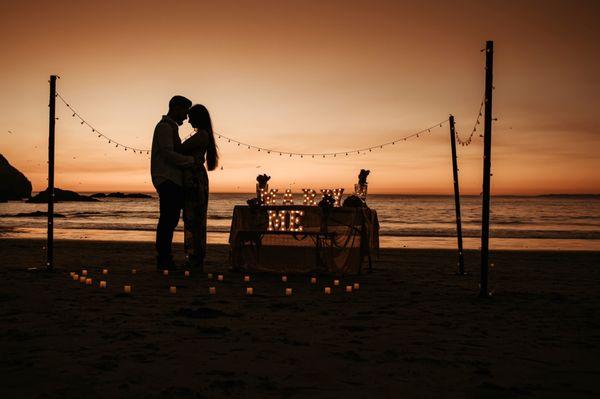 Do you dream about a simple but romantic  proposal just like this one