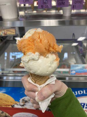 Single scoop of orange blossom