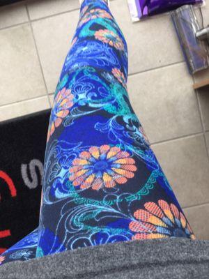 Crazy tights day. Sporting the #LularoePateHisatake tights!!