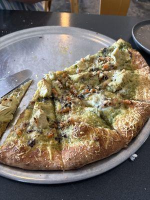 Nucci Pesto pizza without sausage