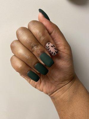 Green nails by trinity