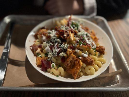 Amazing buffalo mac n cheese with blue cheese and bacon crumbles