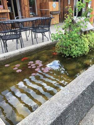 Gorgeous outdoor seating!