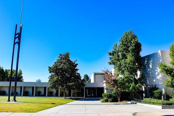 Isha Yoga Center LA, external view