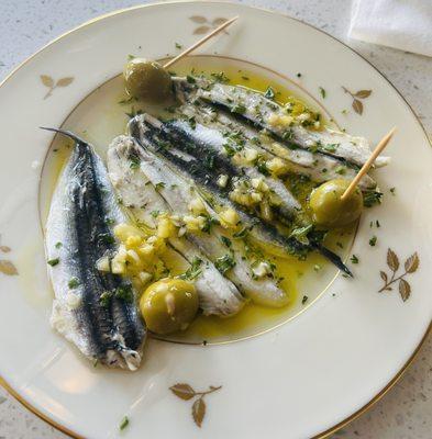 White anchovies cured in vinegar and garlic