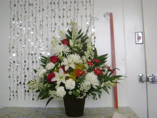 Sympathy flowers. flower delivery, Traditional White and Red Sympathy Arrangement