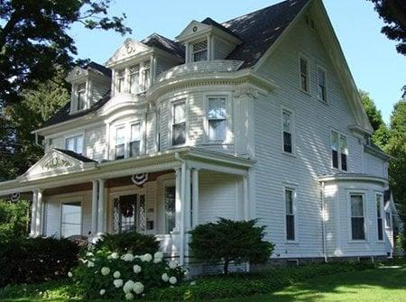 Golden Oak Inn Bed & Breakfast