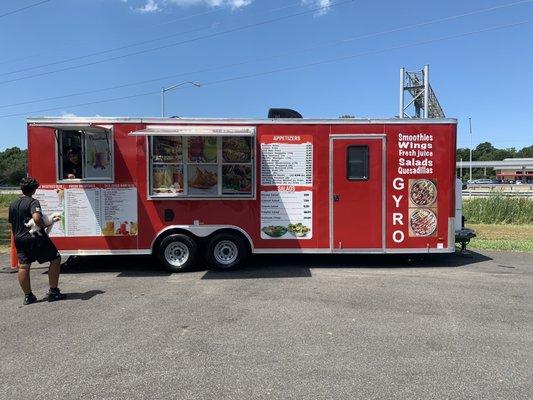 Wings Burgers Gyros and Fresh Smoothies