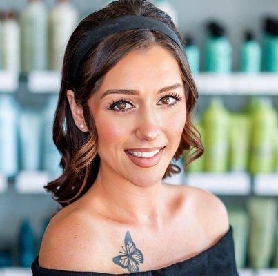 Simply Aveda is the perfect fit for me as I continue to grow and master my craft to make people look and feel beautiful - Alisha