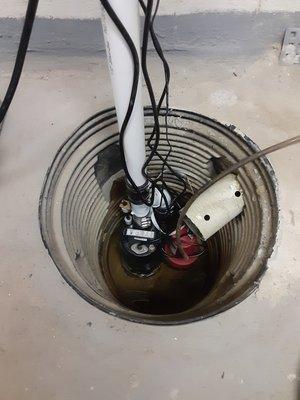 New battery backup sump pump install. This unit is a complete package as it includes the main pump and the battery powered backup pump.